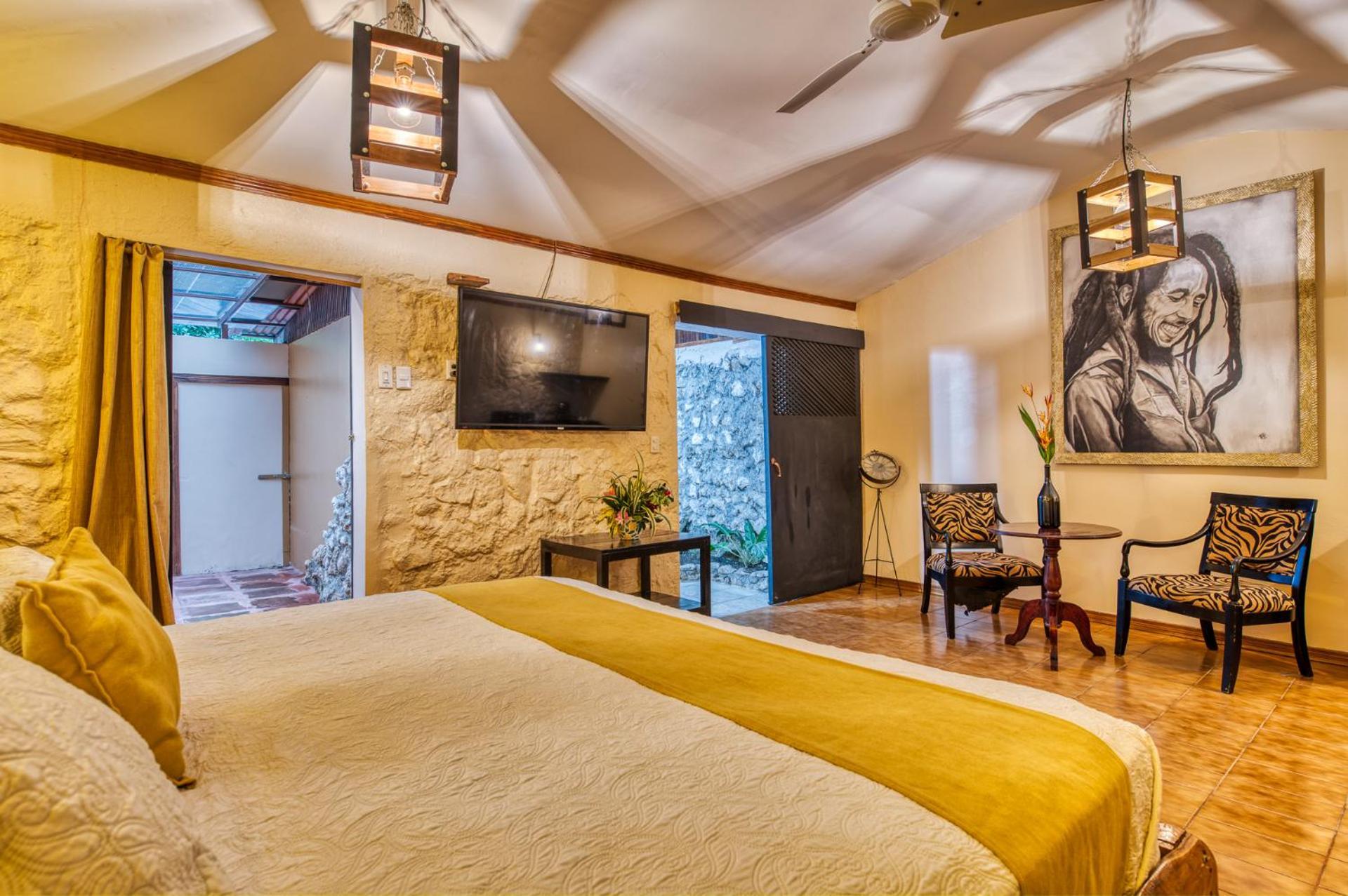 Atlantida Lodge Cahuita Buitenkant foto