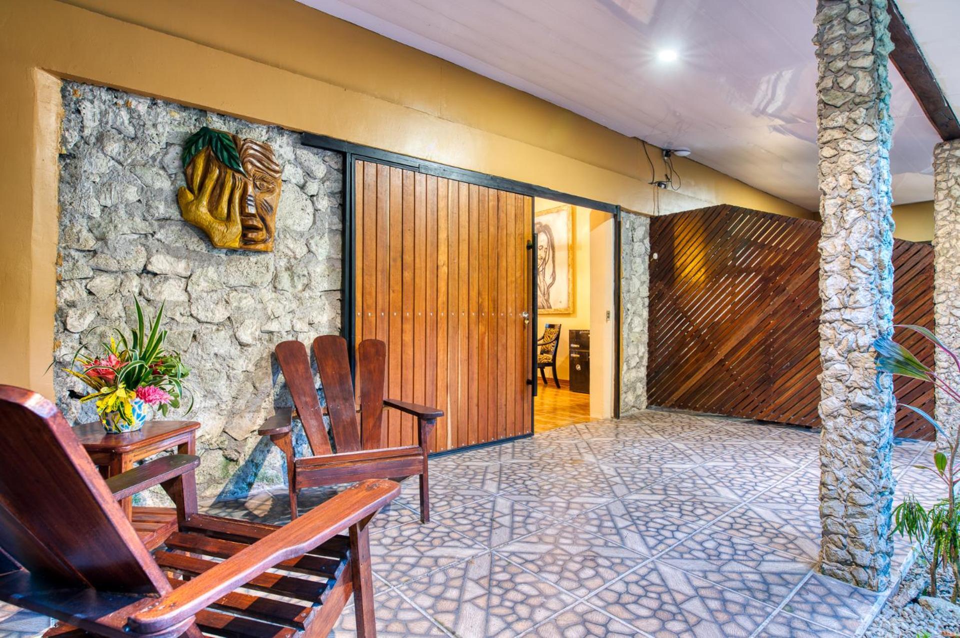 Atlantida Lodge Cahuita Buitenkant foto
